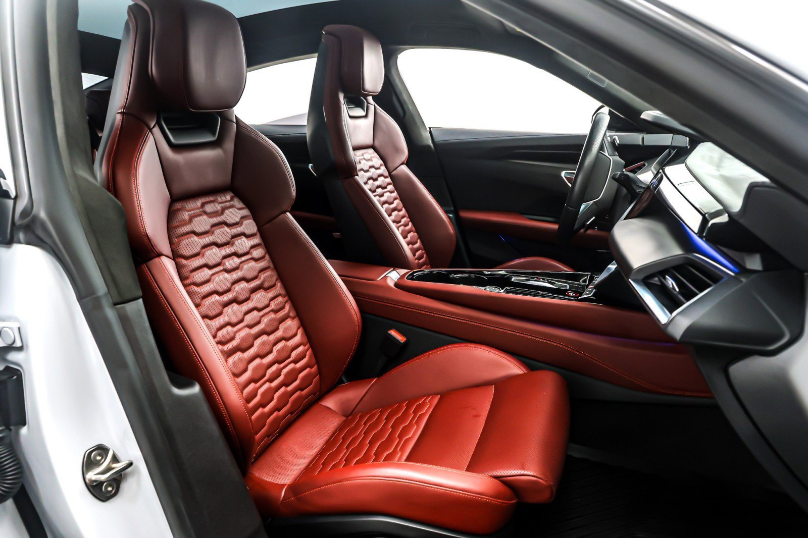 Used 2024 Audi RS e-tron GT image 8