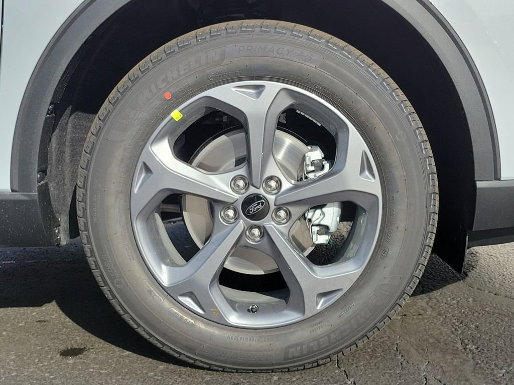 New 2026 Ford Escape ST-Line w/ Cold Weather Package image 9