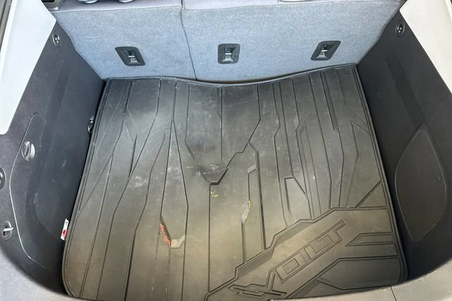 Used 2018 Chevrolet Volt LT w/ Comfort Package FWD image 17