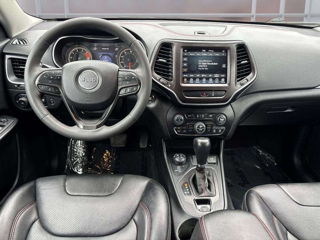 Used 2022 Jeep Cherokee Trailhawk w/ Premium Leather Package AWD/4WD image 13