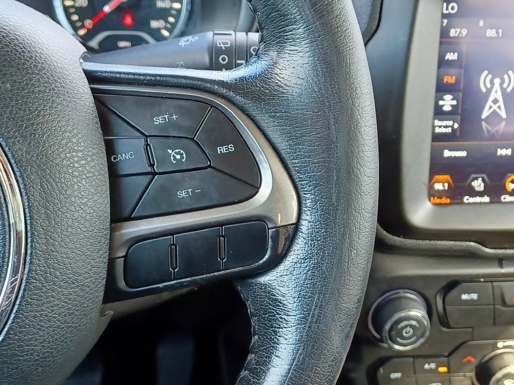 Used 2021 Jeep Renegade Limited AWD/4WD image 13