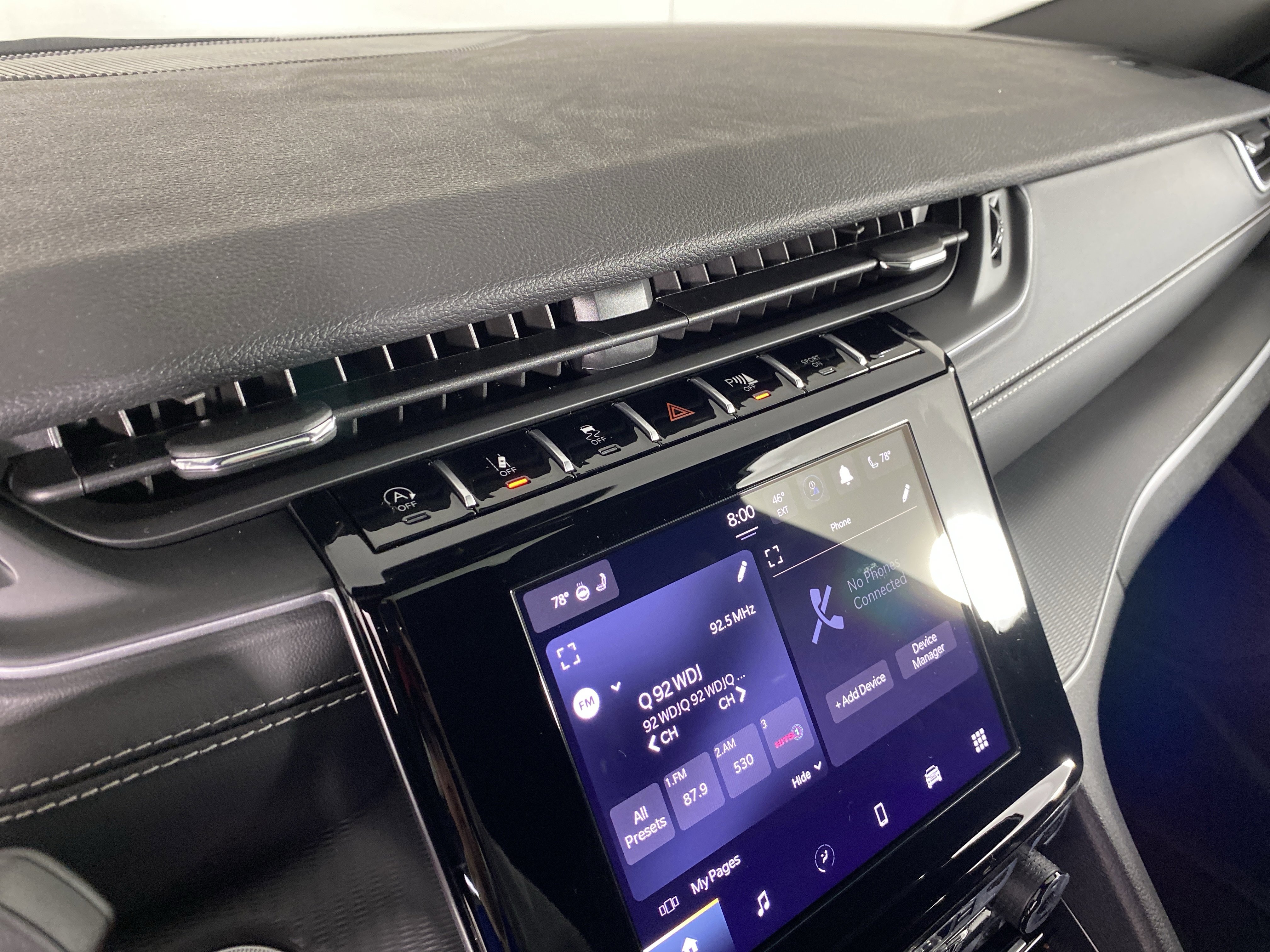 New 2025 Jeep Grand Cherokee Altitude image 34