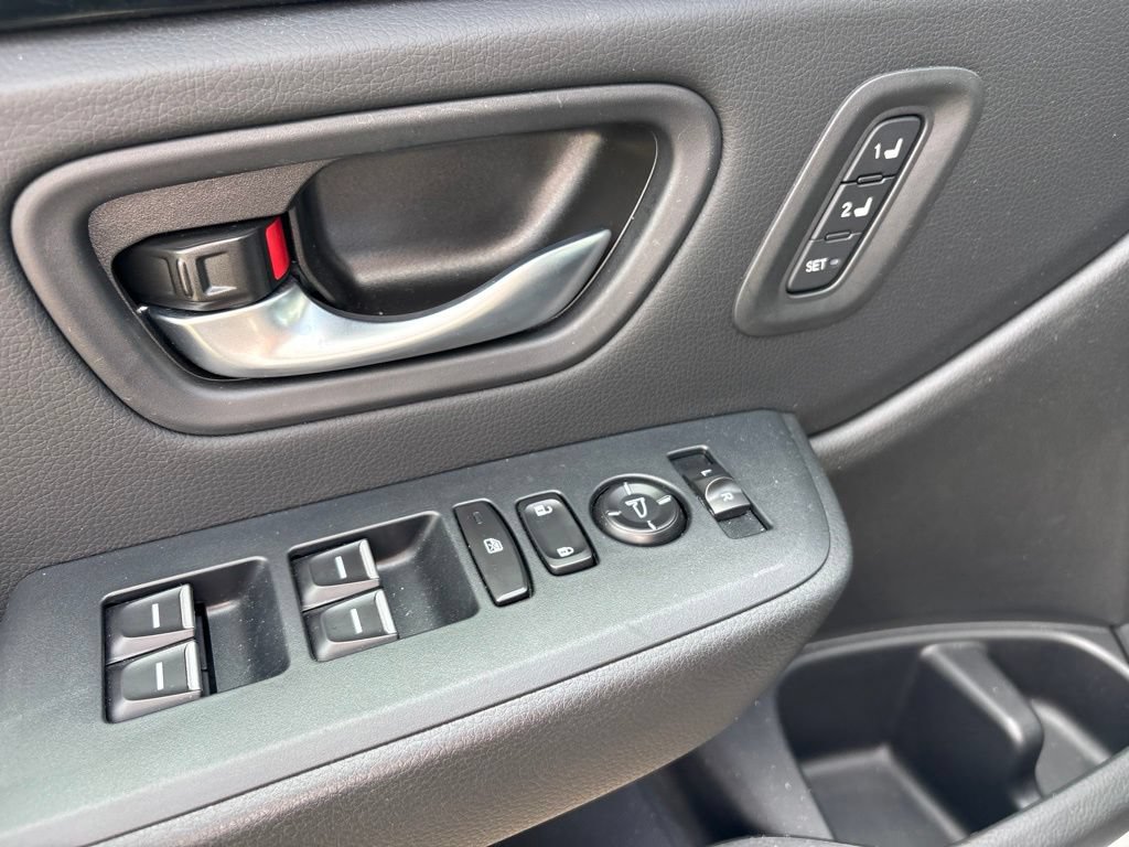 Used 2025 Honda Pilot EX-L image 19