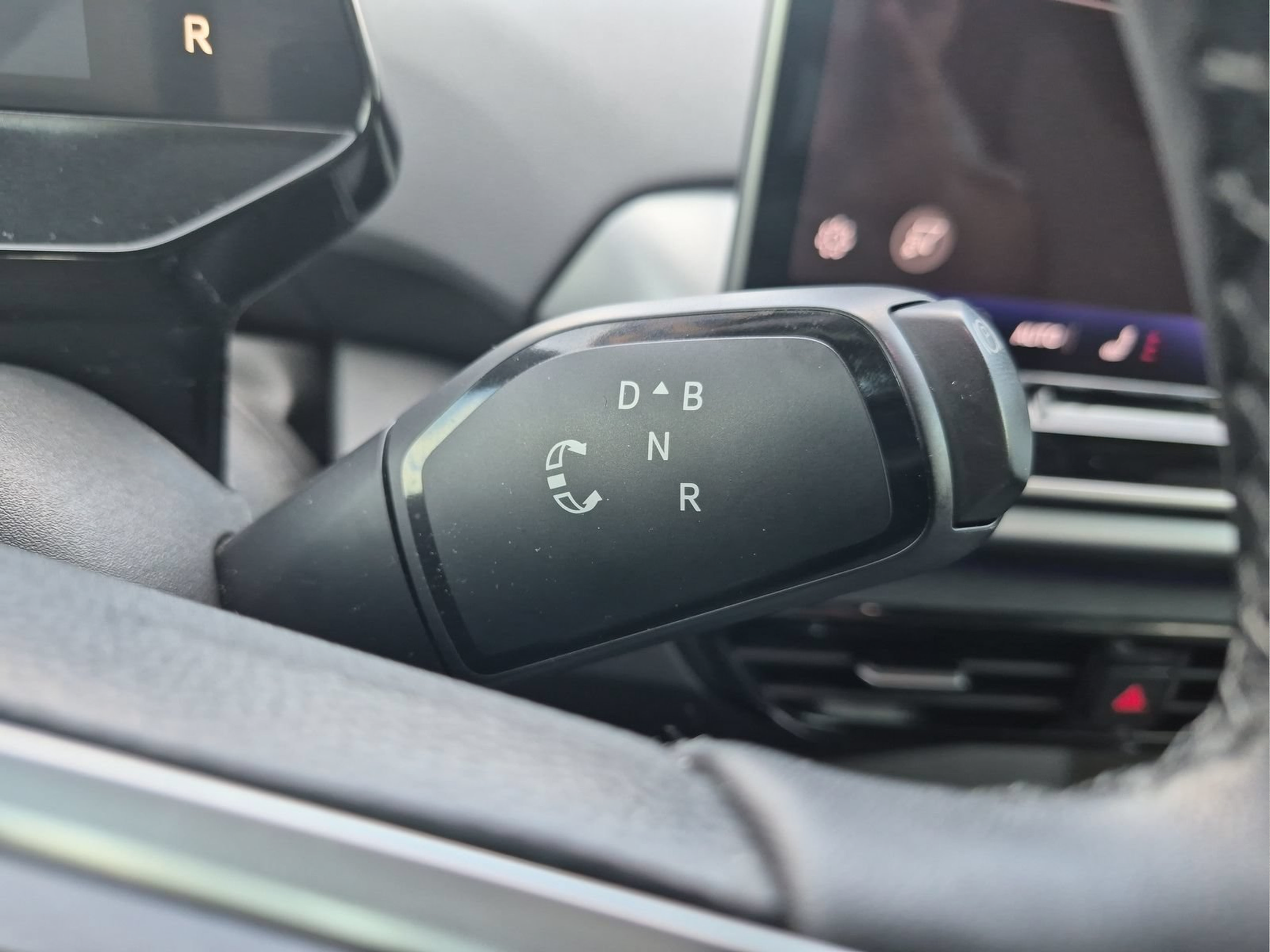 Used 2024 Volkswagen ID.4 Pro RWD image 15