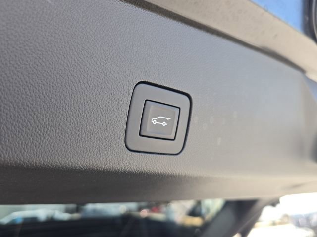 Used 2024 Buick Encore GX Avenir w/ Avenir Convenience Package FWD image 12