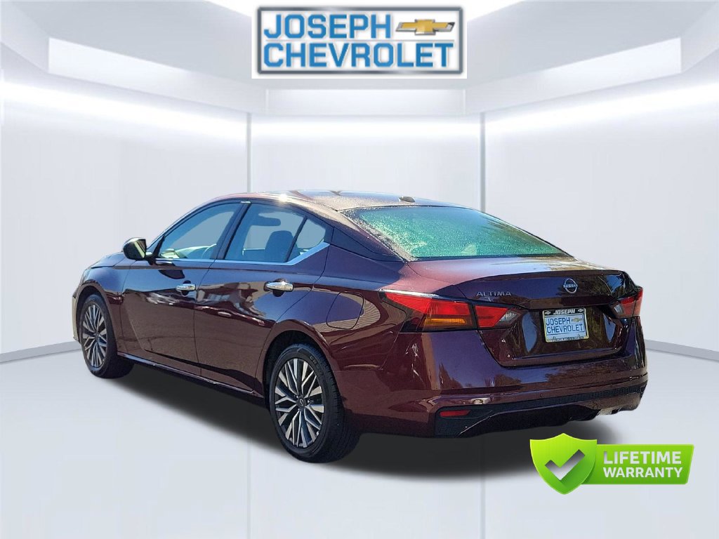 Used 2025 Nissan Altima 2.5 SV FWD image 4