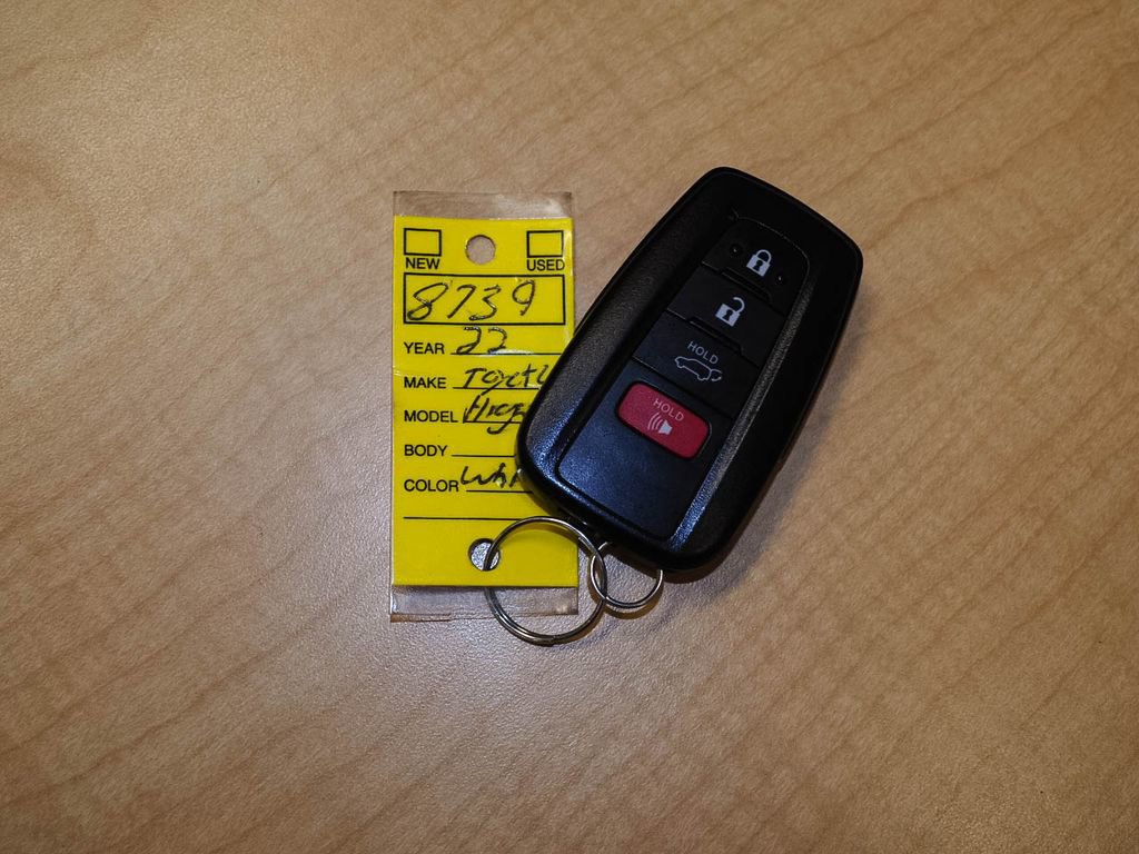 Used 2022 Toyota Highlander XLE image 38