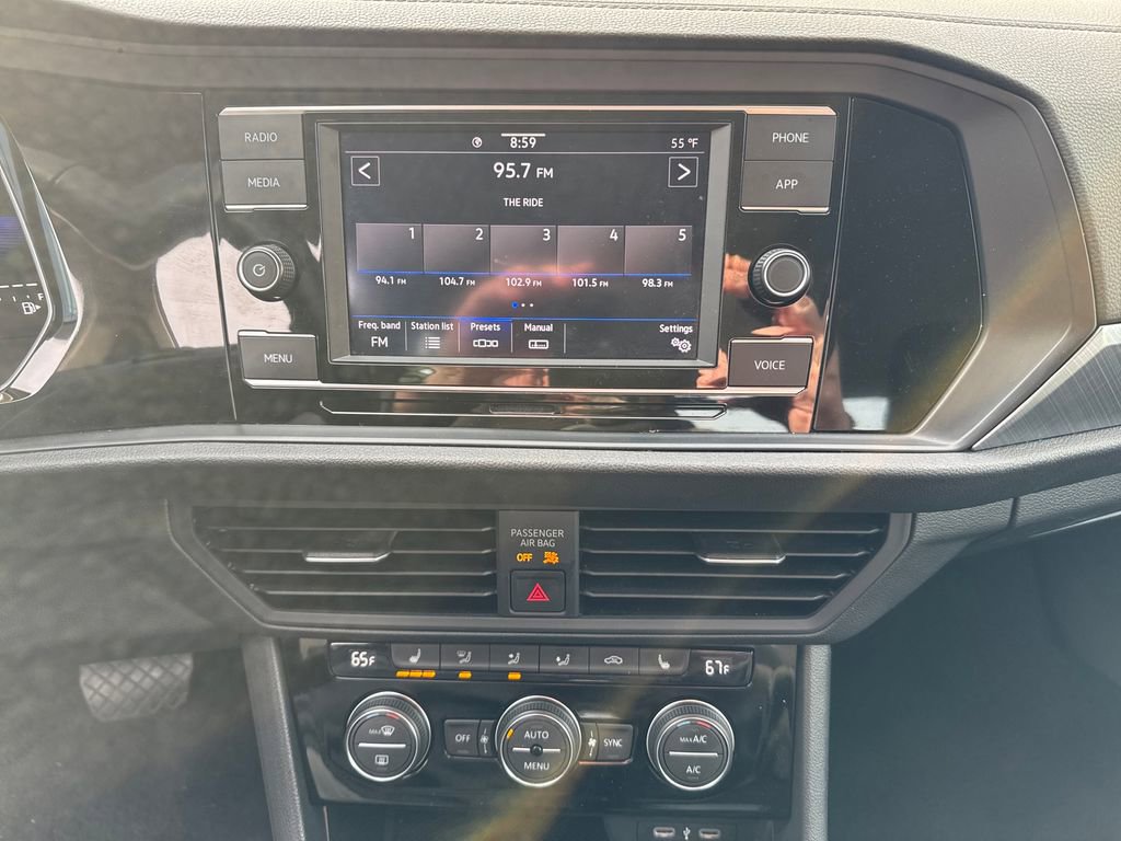 Used 2024 Volkswagen Jetta SE image 24