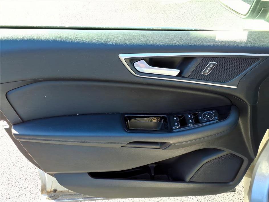 Used 2018 Ford Edge SEL w/ Equipment Group 201A image 15