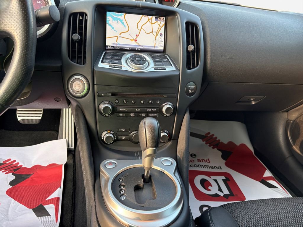 Used 2016 Nissan 370Z Touring image 22