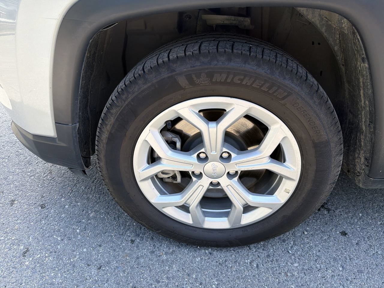 Used 2024 Jeep Compass Latitude AWD/4WD image 10