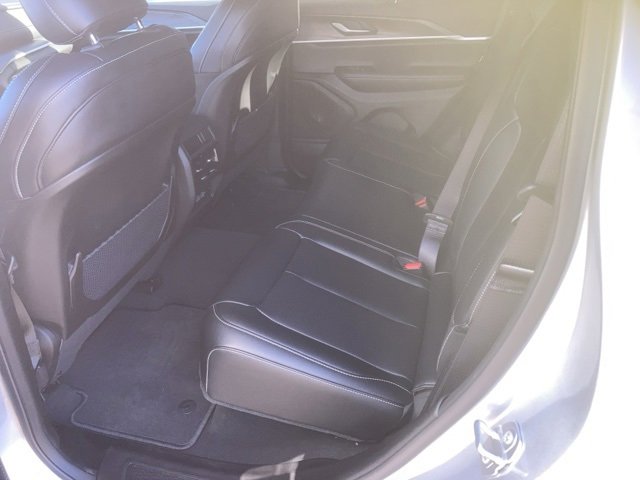 Used 2025 Jeep Grand Cherokee Limited w/ Luxury Tech Group II image 6