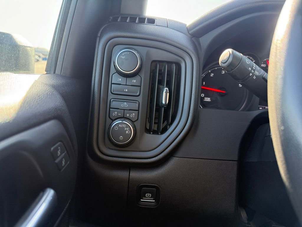 Certified 2024 Chevrolet Silverado 3500 W/T AWD/4WD image 22