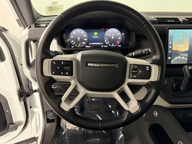 Used 2023 Land Rover Defender 130 SE image 15