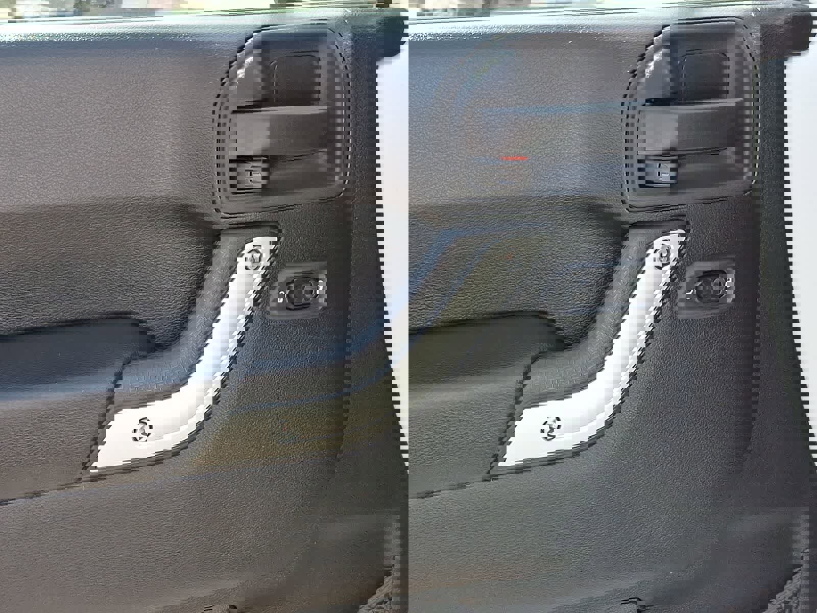 Used 2015 Jeep Wrangler Unlimited Sahara w/ Connectivity Group image 13