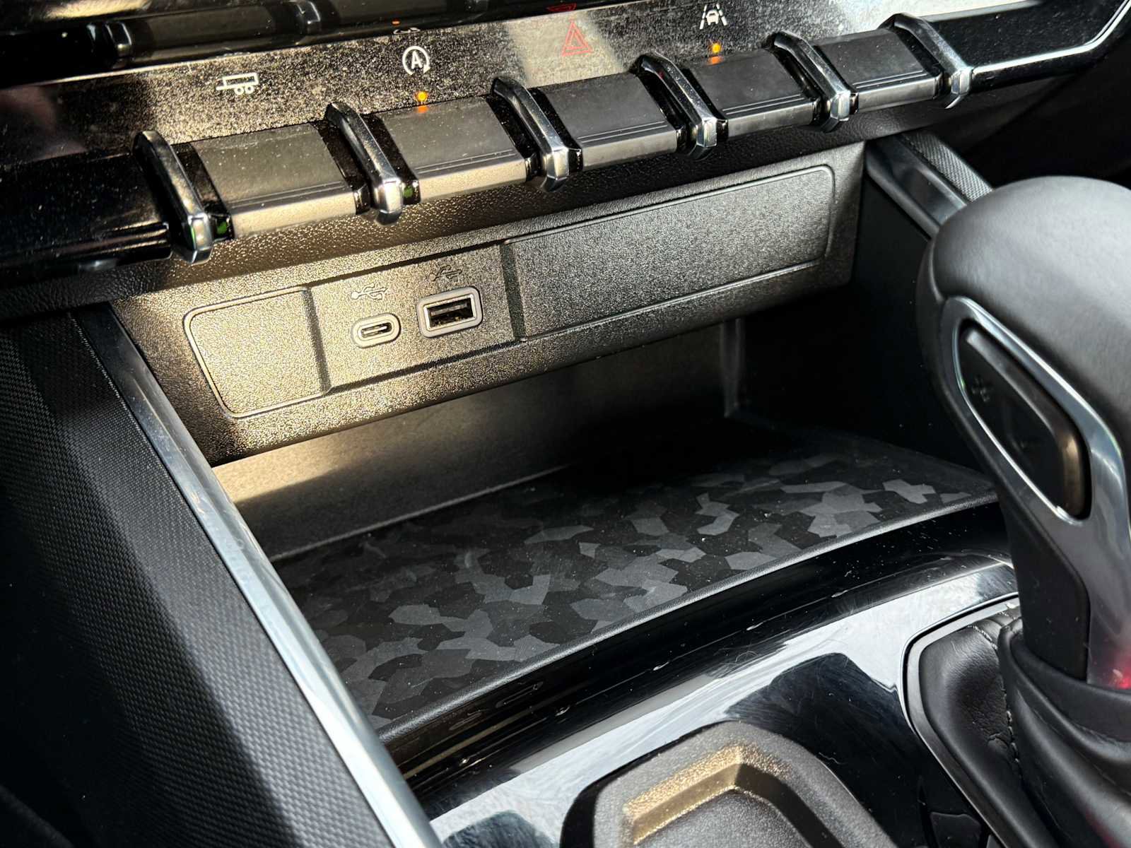 Used 2024 GMC Canyon Elevation w/ Convenience Package image 28