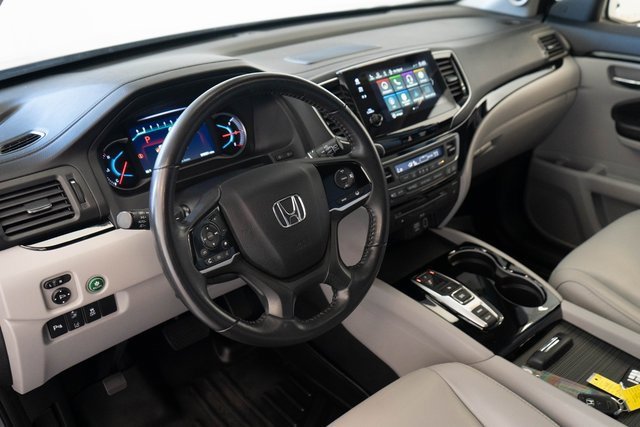 Used 2019 Honda Pilot Touring image 3