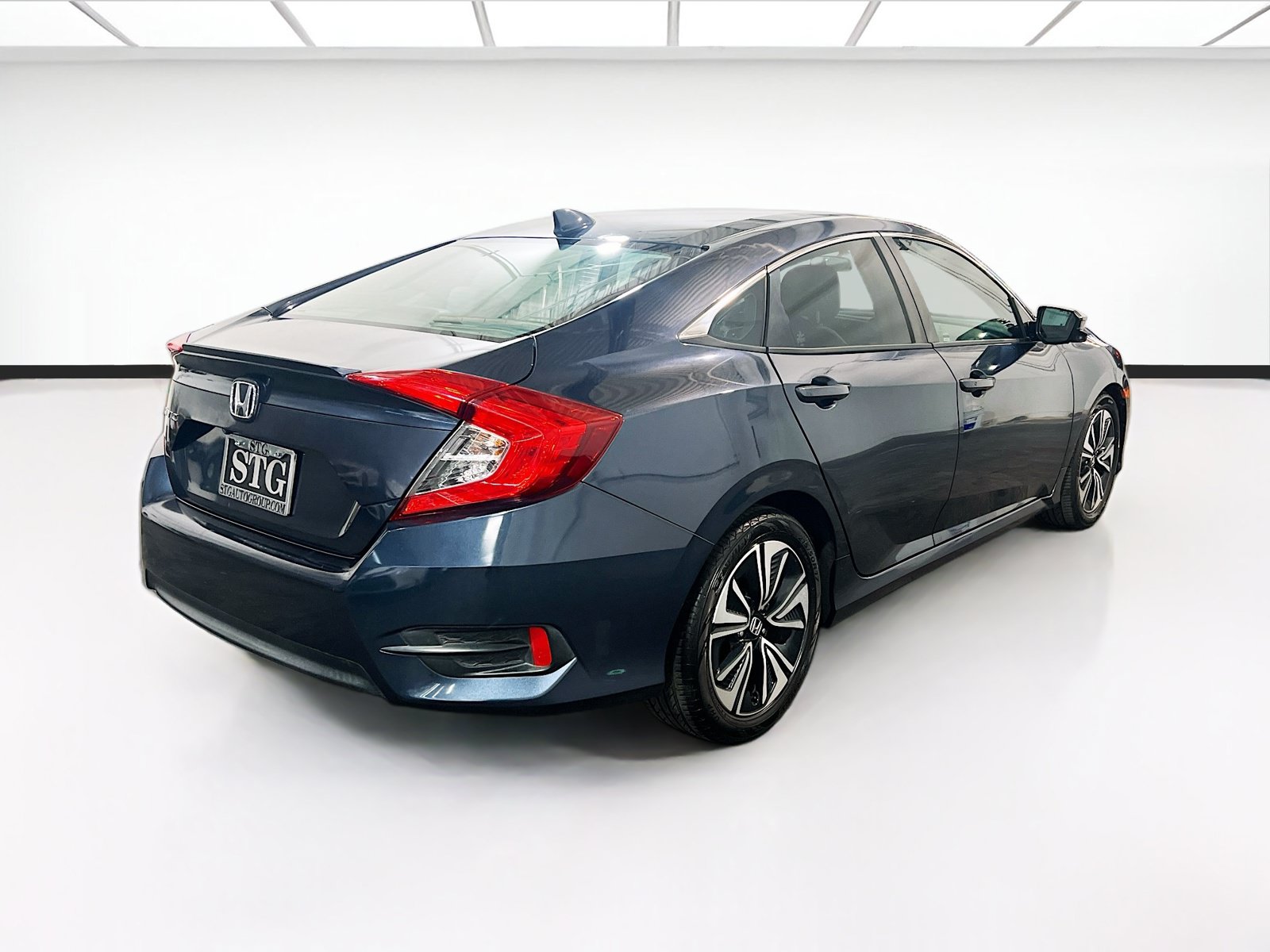 Used 2017 Honda Civic EX-T image 4