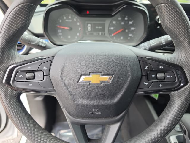 Used 2025 Chevrolet Trax LS w/ LS Convenience Package FWD image 31