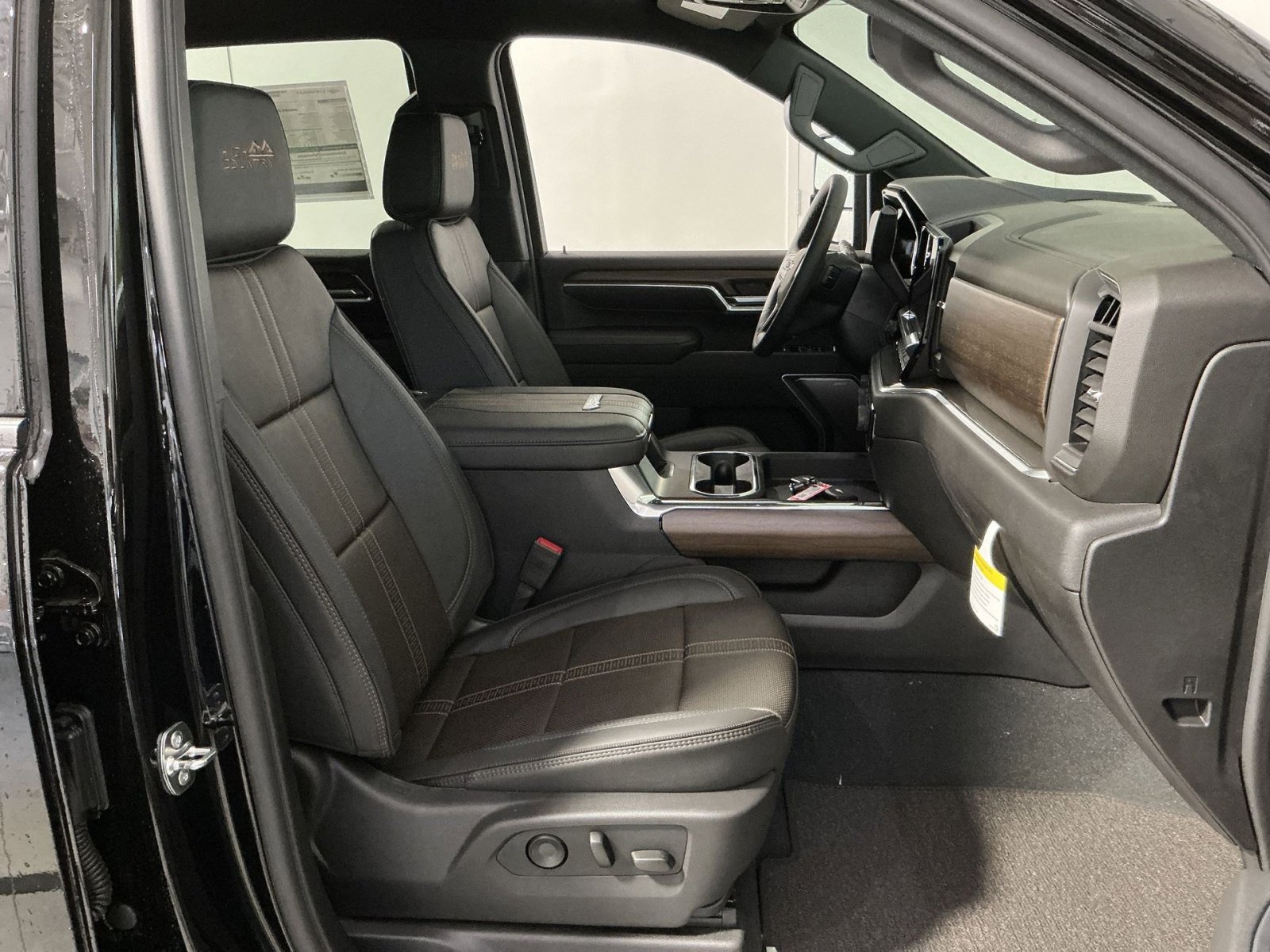 New 2026 Chevrolet Silverado 2500 High Country w/ Midnight Edition AWD/4WD image 26