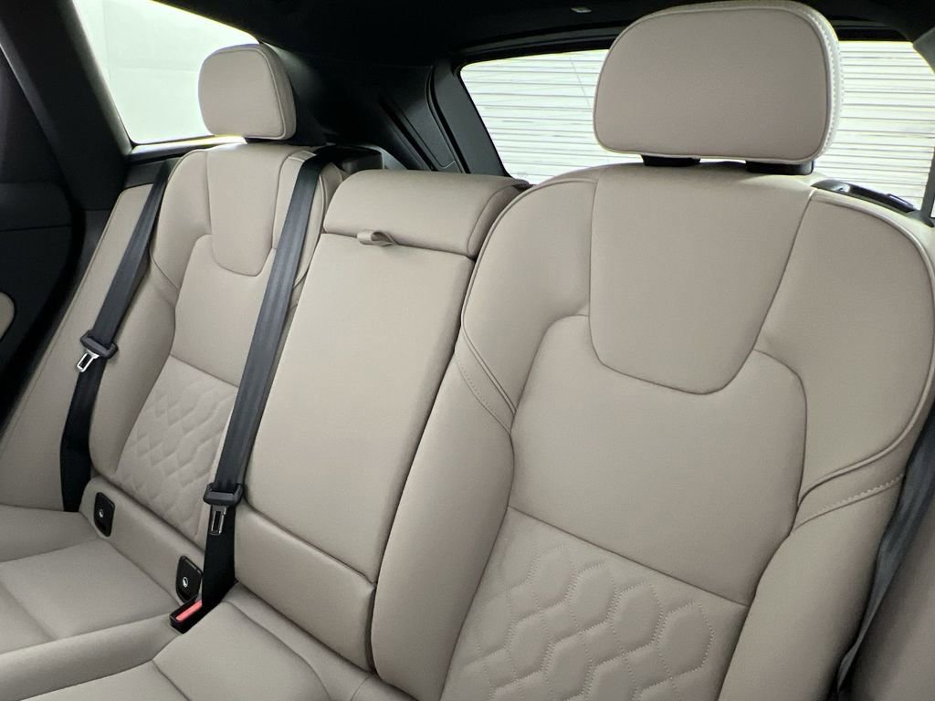 New 2026 Volvo XC60 B5 Plus w/ Climate Package image 20