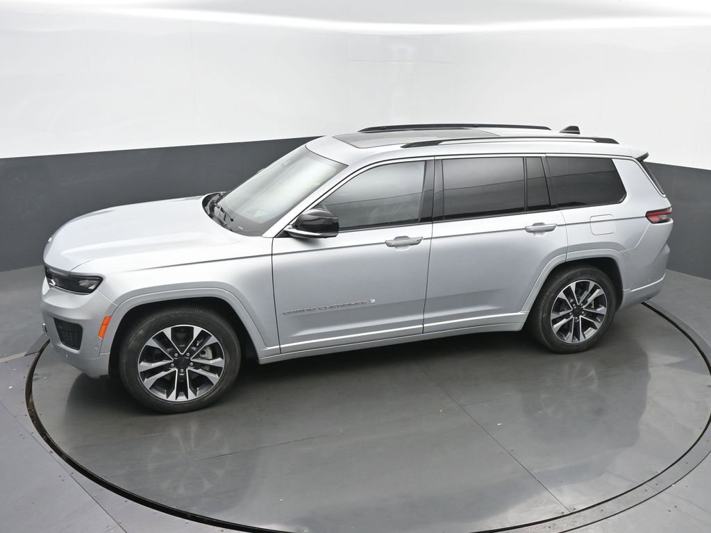 Used 2023 Jeep Grand Cherokee L Overland w/ Advanced Protech Group III AWD/4WD image 39