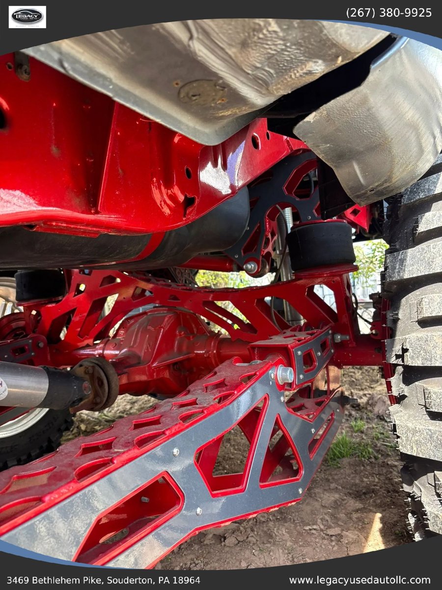 Used 2017 Nissan Titan SV AWD/4WD image 13