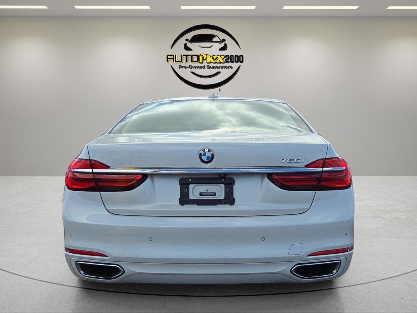 Used 2017 BMW 750i image 6