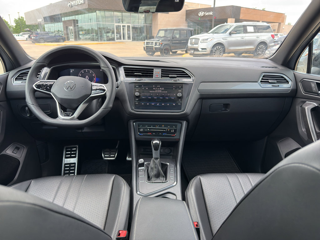 Used 2022 Volkswagen Tiguan SE R-Line image 13