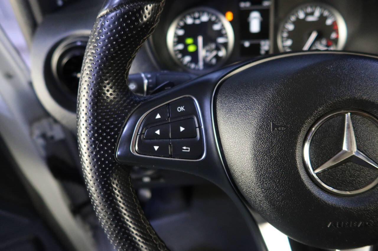 Used 2021 Mercedes-Benz Metris image 26