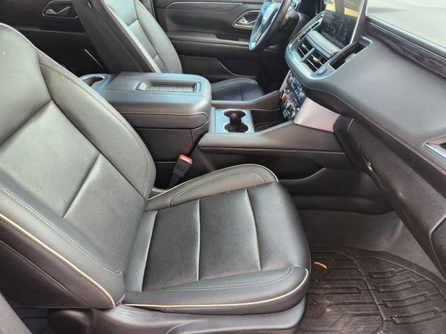 Used 2023 GMC Yukon XL SLT w/ SLT Premium Package image 14
