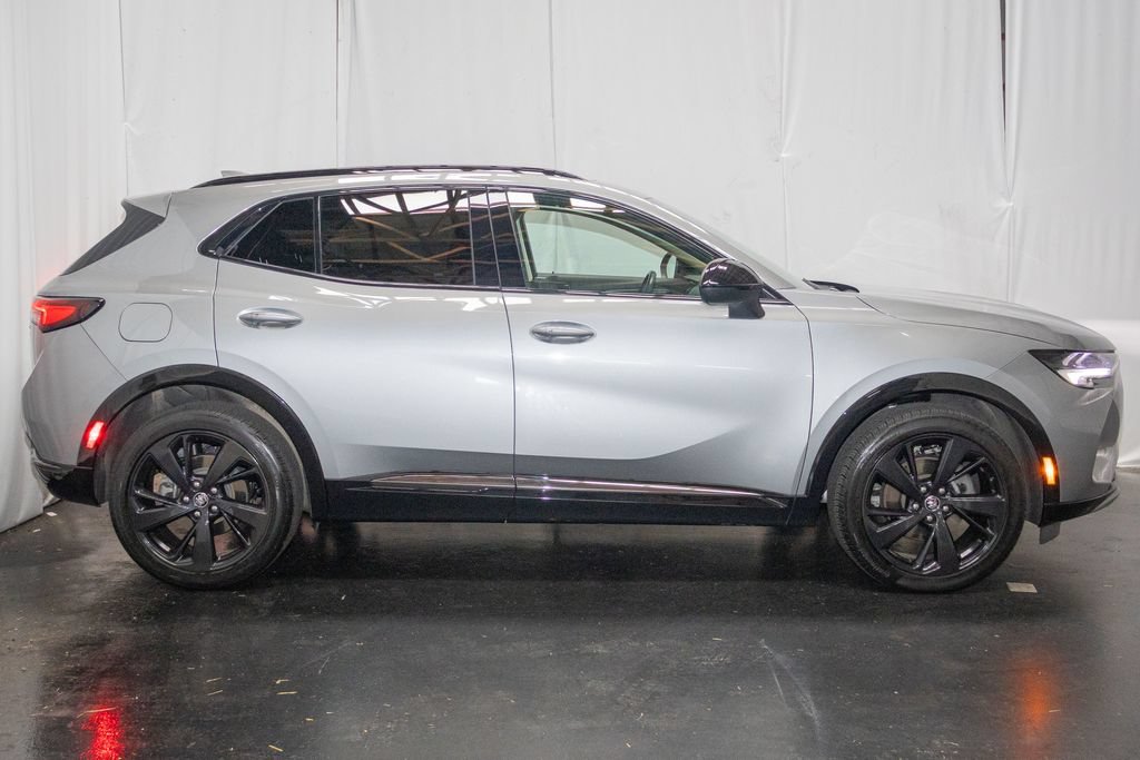 Used 2023 Buick Envision Essence w/ Sport Touring Package AWD/4WD image 4