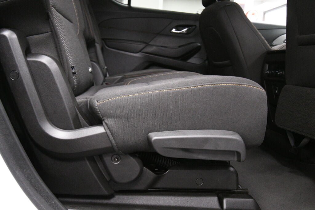 Used 2020 Chevrolet Traverse LT image 26