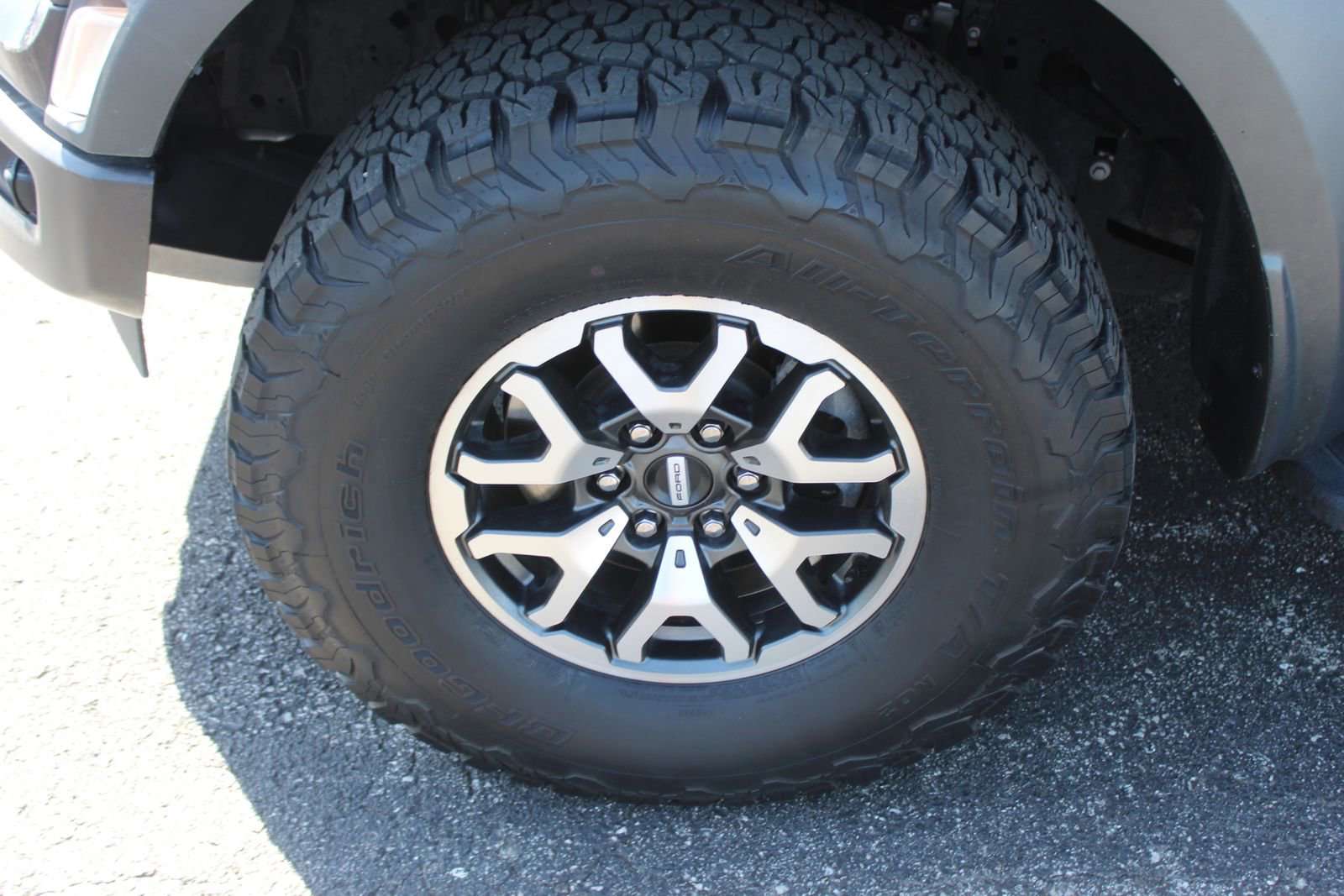 Used 2022 Ford F150 Raptor w/ Equipment Group 801A High AWD/4WD image 2