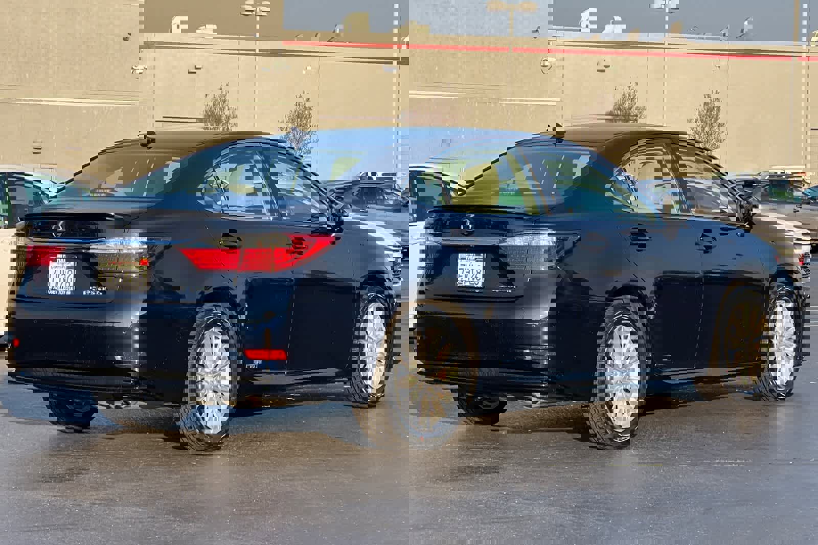 Used 2014 Lexus ES 300h image 2