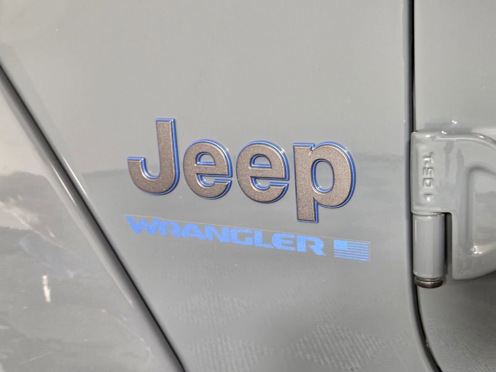 Certified 2025 Jeep Wrangler Sahara w/ Safety Group image 10