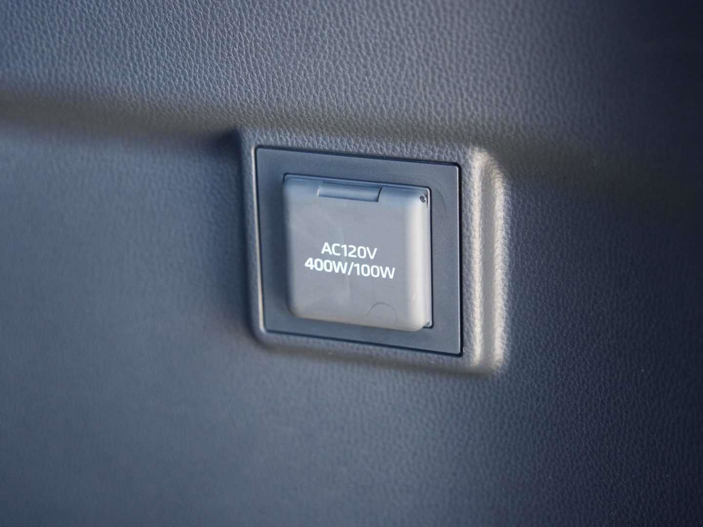 Used 2025 Lexus GX 550 w/ Accessory Package (CT) image 8