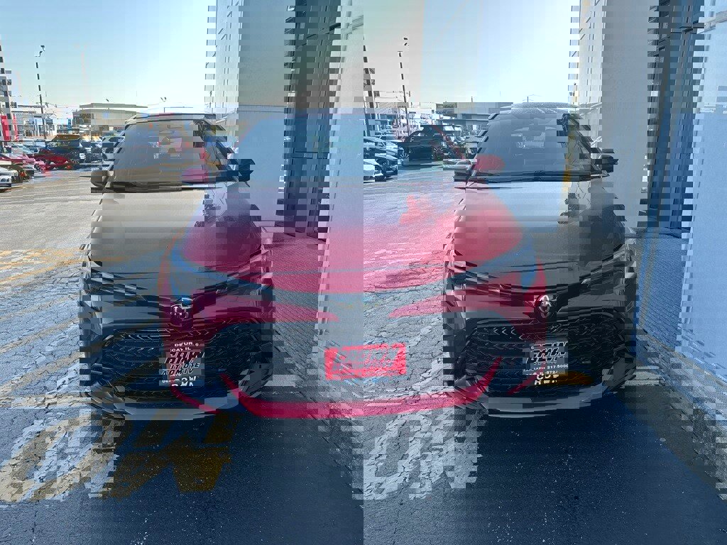 Used 2024 Toyota Corolla SE image 2