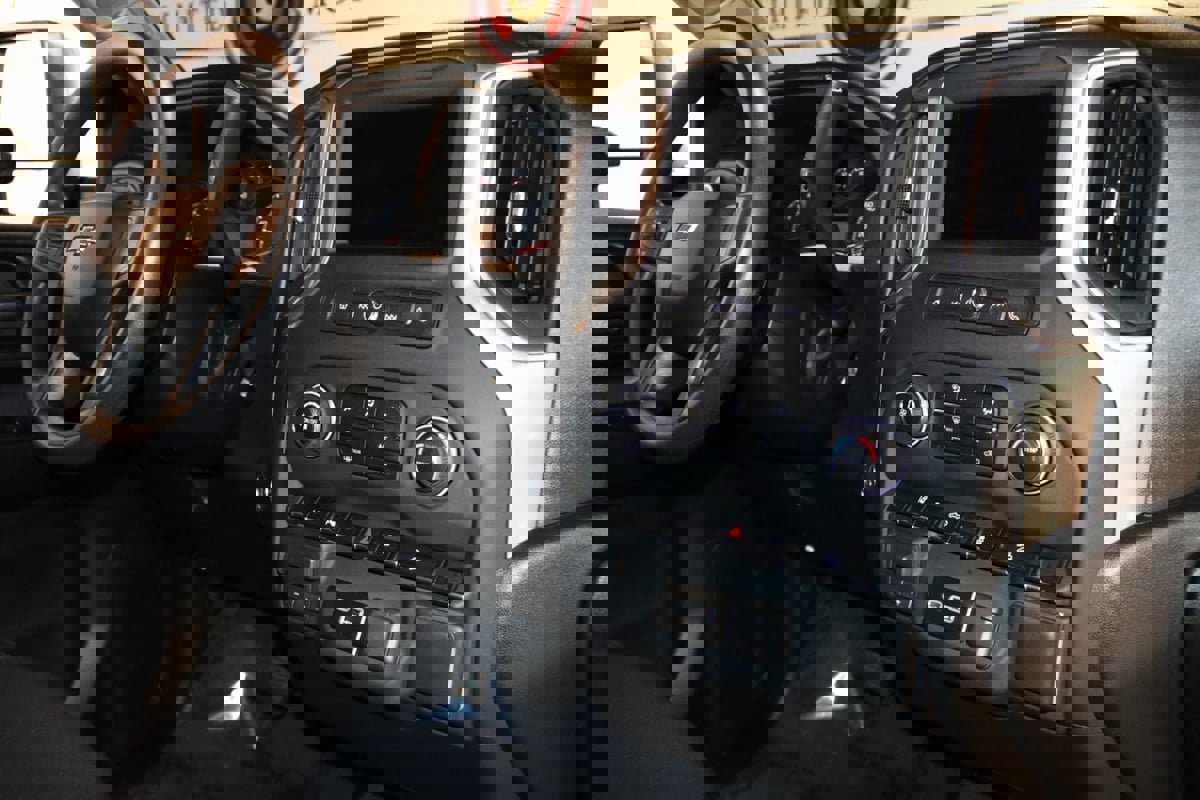 Used 2026 Chevrolet Silverado 2500 Custom w/ Custom Value Package image 60