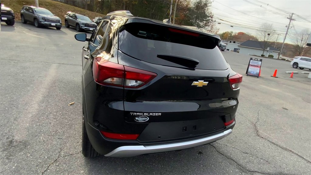 Used 2021 Chevrolet TrailBlazer LT w/ Convenience Package image 8