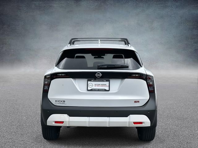 New 2025 Nissan Kicks SR FWD image 3