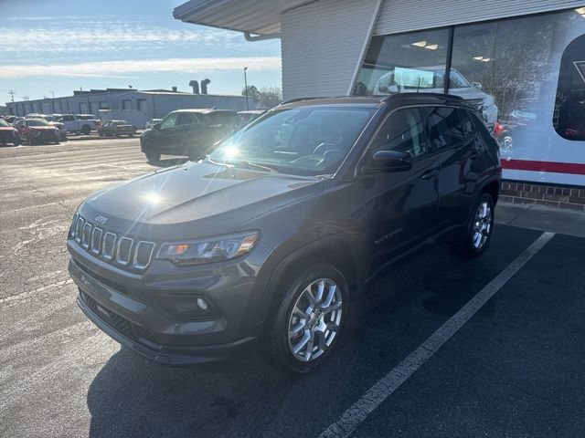 Used 2022 Jeep Compass Latitude AWD/4WD image 5