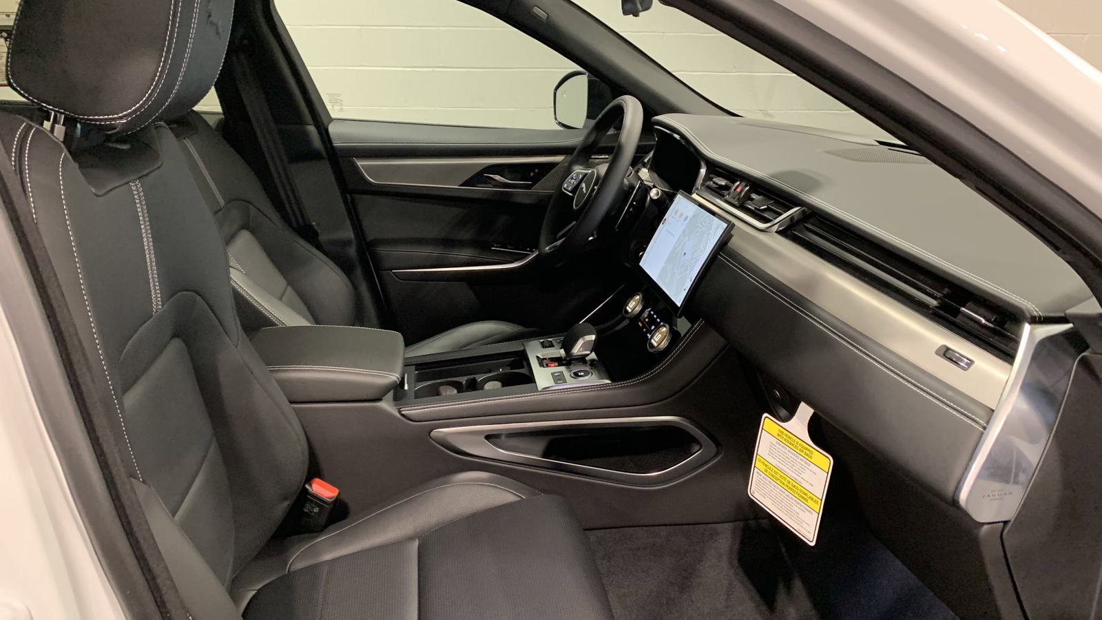 Used 2025 Jaguar F-PACE R-Dynamic S image 14