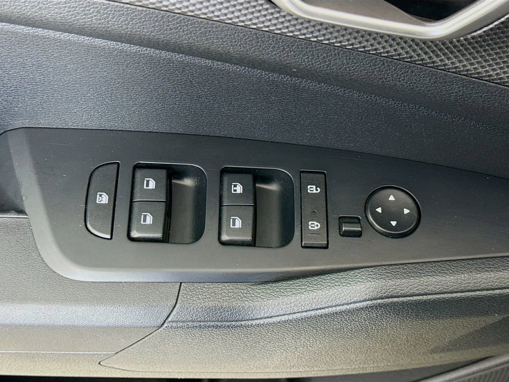 Used 2024 Kia Sportage LX image 18