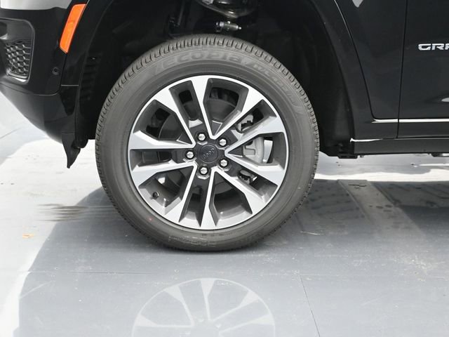 Used 2024 Jeep Grand Cherokee Overland w/ Advanced Protech Group III image 14