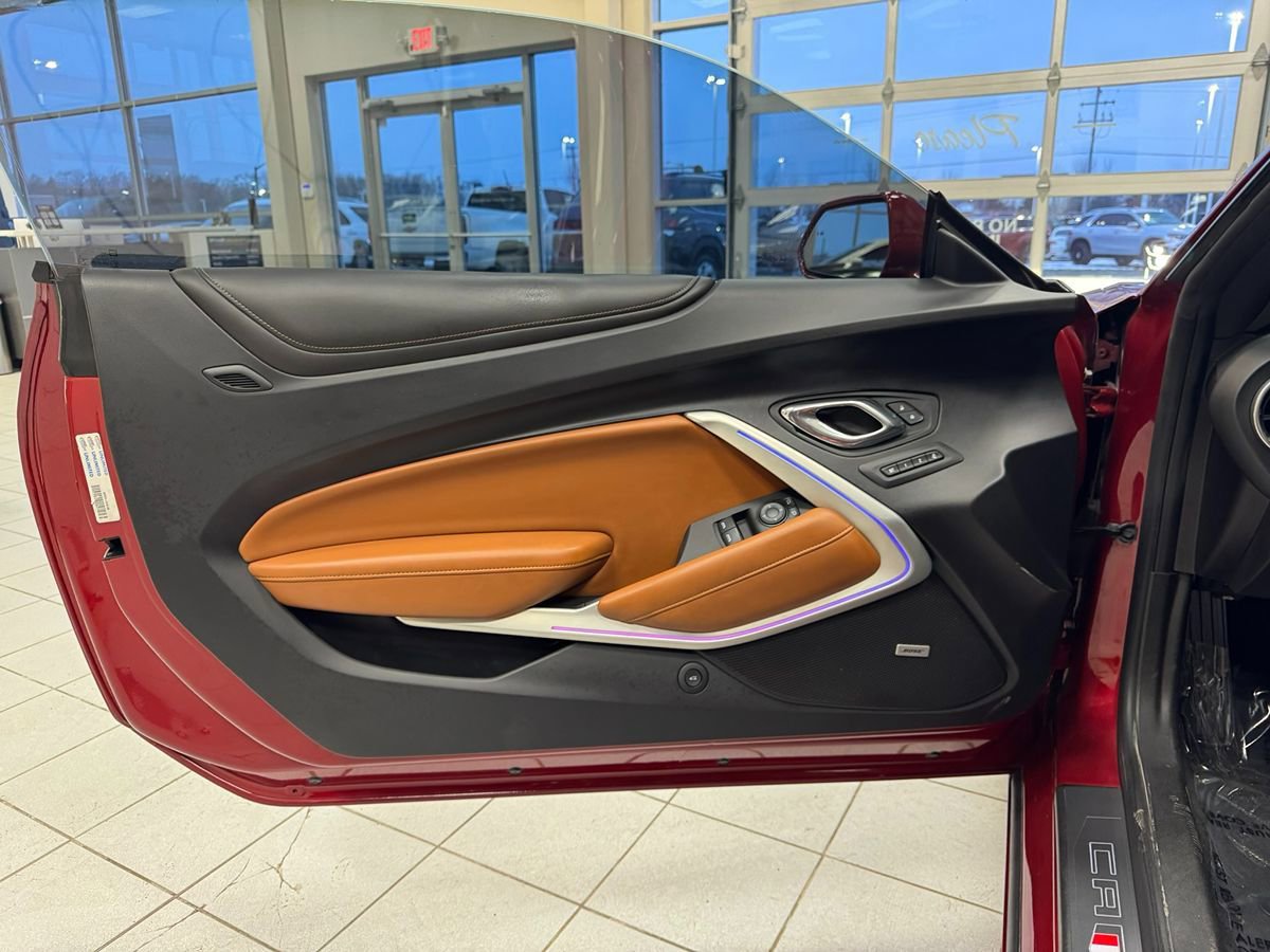 Used 2016 Chevrolet Camaro LT RWD image 13
