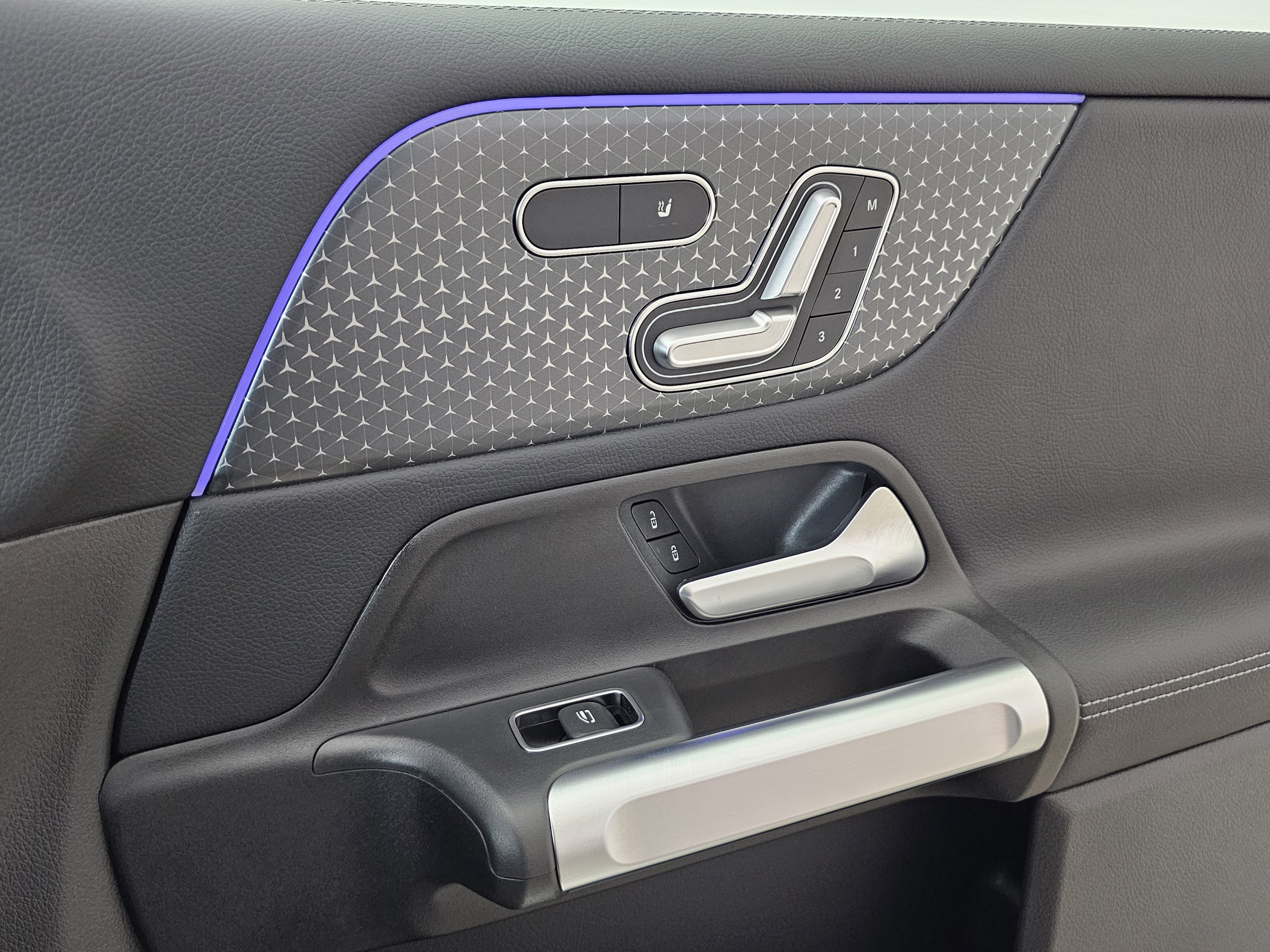 Certified 2025 Mercedes-Benz GLB 250 4MATIC image 20