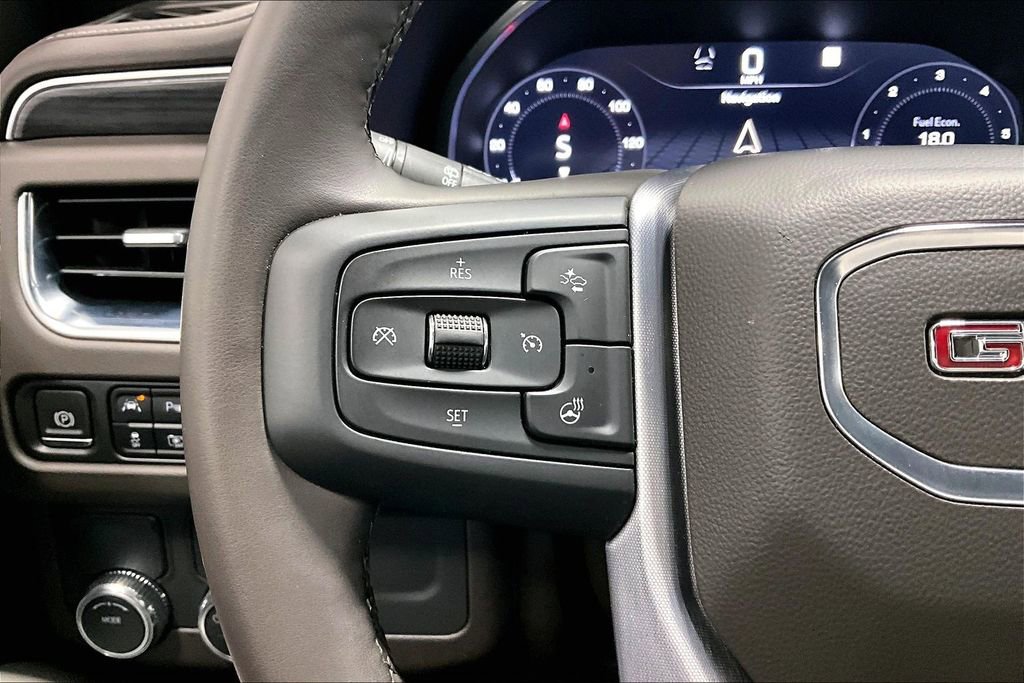 Used 2023 GMC Yukon SLT w/ SLT Luxury Package image 23