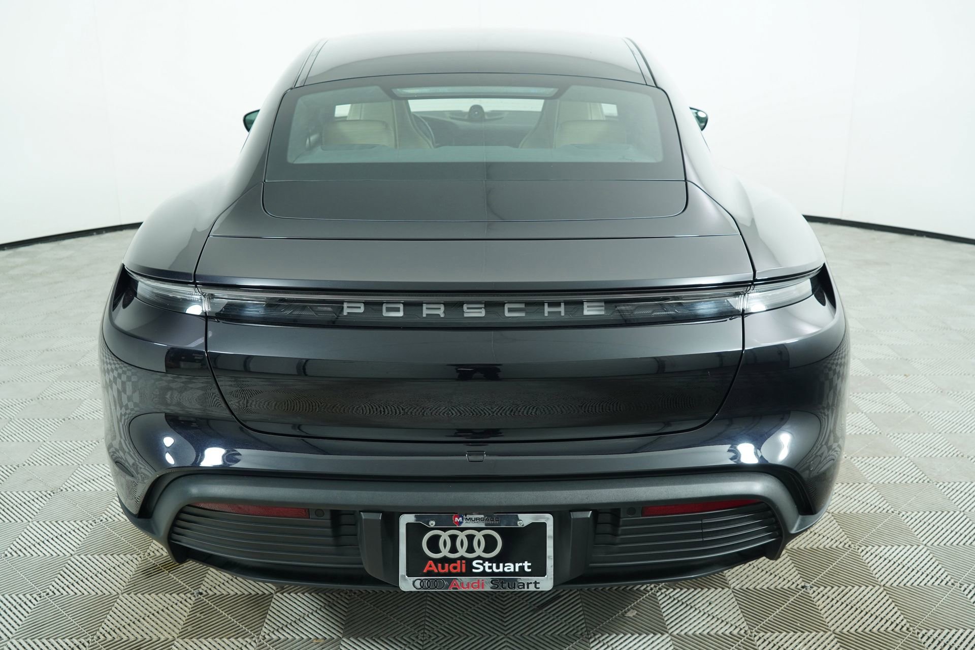 Used 2022 Porsche Taycan image 8