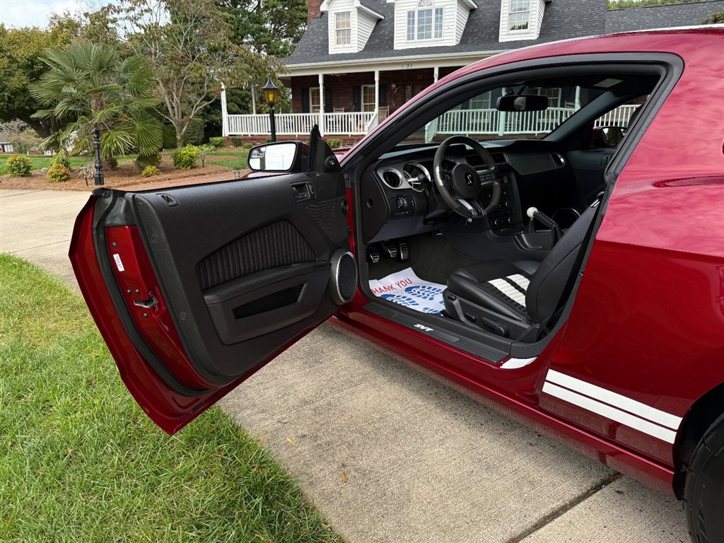 Used 2014 Ford Mustang Shelby GT500 w/ SVT Track Pack image 45